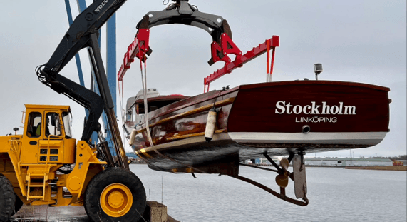 Lifting beam for boats